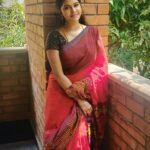 Rachitha Mahalakshmi Instagram - Let ur smile change d world... Don't let d world change ur smile...... 😇😇😇😇😇 MAHA mornings 😇😇😇😇 : SAREE LOVE @__.rkn._.sarees.__ 👈 : #supportwomenentrepreneurs🙋🏼💪🏻