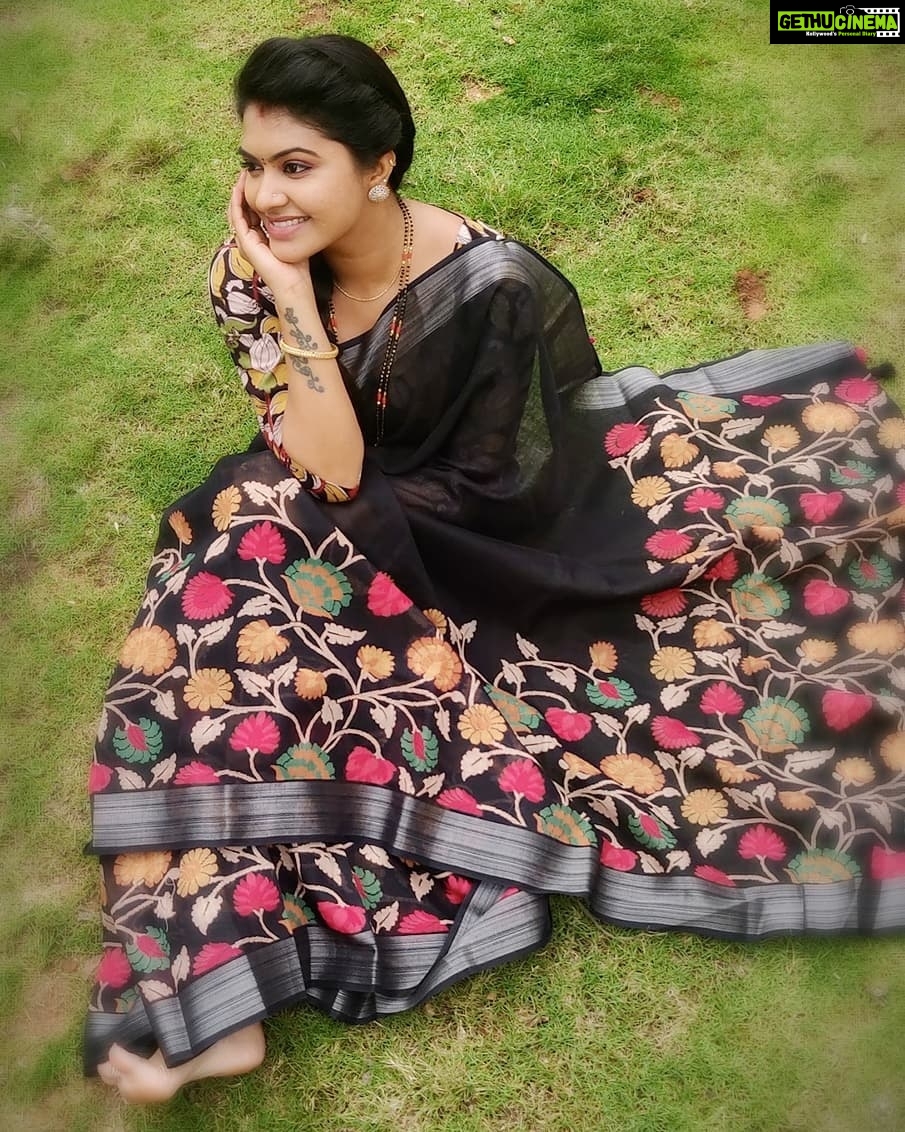 Rachitha Mahalakshmi Instagram - * Hard-work beats talent when talent don't work hard* π€·π»ββοΈπ€·π»ββοΈπ€·π»ββοΈπ€·π»ββοΈππππππππ πͺπ»πͺπ»πͺπ» : Saree love @v.m.fashions πππππ : #supportwomenentrepreneursππΌπͺπ»