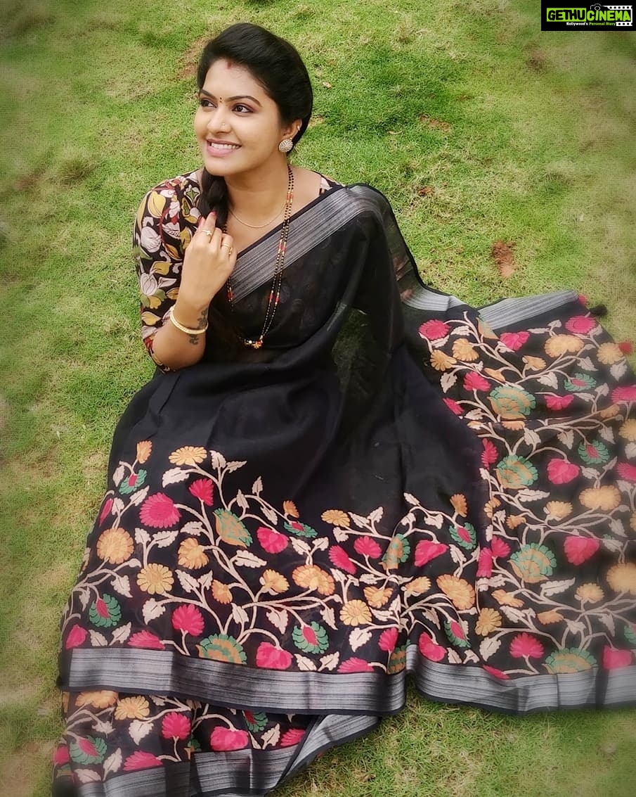 Rachitha Mahalakshmi Instagram - * Hard-work beats talent when talent don't work hard* π€·π»ββοΈπ€·π»ββοΈπ€·π»ββοΈπ€·π»ββοΈππππππππ πͺπ»πͺπ»πͺπ» : Saree love @v.m.fashions πππππ : #supportwomenentrepreneursππΌπͺπ»