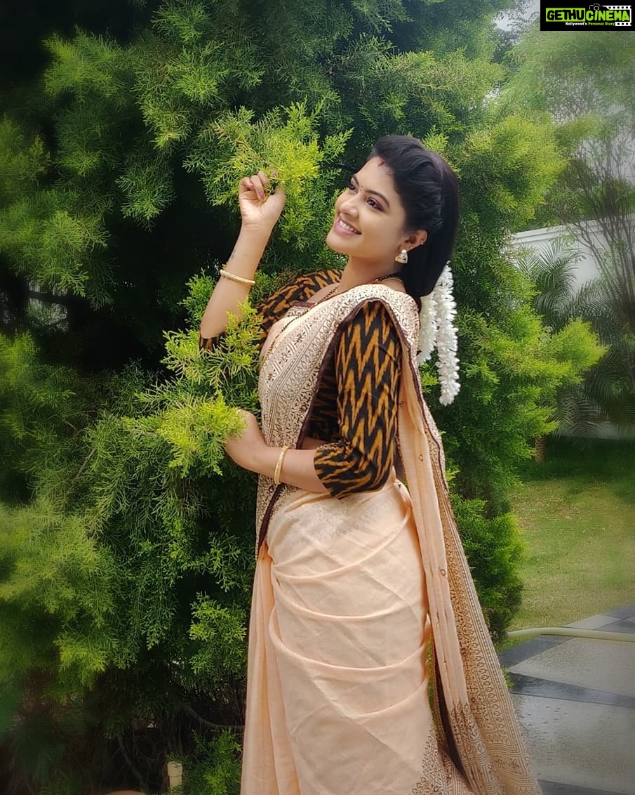 Rachitha Mahalakshmi Instagram - * Hard-work beats talent when talent don't work hard* π€·π»ββοΈπ€·π»ββοΈπ€·π»ββοΈπ€·π»ββοΈππππππππ πͺπ»πͺπ»πͺπ» : Saree love @v.m.fashions πππππ : #supportwomenentrepreneursππΌπͺπ»