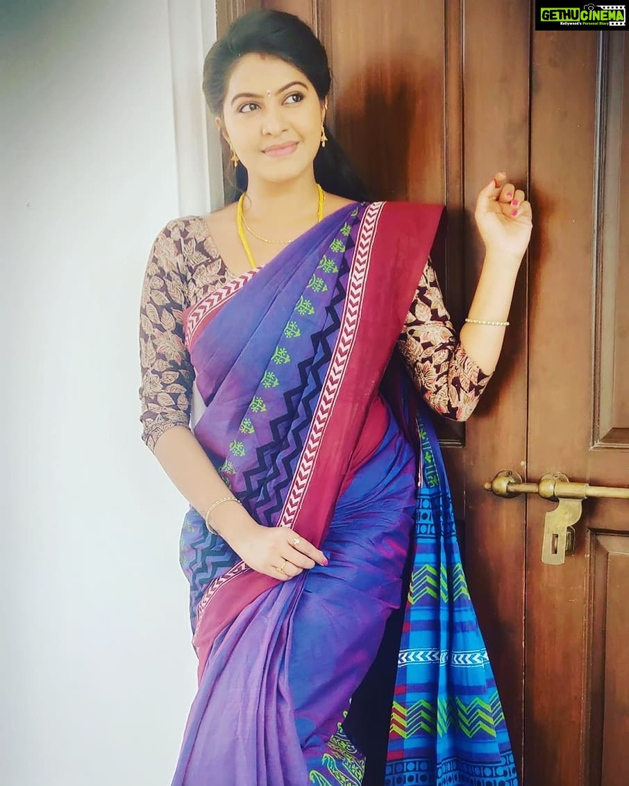 Rachitha Mahalakshmi Instagram - I am me,nothing more, nothing less,and that's enough π€·π»ββοΈπ€·π»ββοΈπ€·π»ββοΈπ€·π»ββοΈπ€·π»ββοΈπ€·π»ββοΈπ€·π»ββοΈ πππππ MAHA mornings πππ Saree love @__.rkn._.sarees.__ π #supportwomenentrepreneursππΌπͺπ»