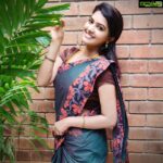 Rachitha Mahalakshmi Instagram – MAHA varigal 😇
*No matter how long u have traveled in a wrong direction,u can always turn around *
Saree love @__.rkn._.sarees.__ 😍
#supportwomenentrepreneurs🙋🏼💪🏻