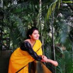 Rachitha Mahalakshmi Instagram – Lovely SHAKUNTLA garu 🥰🤗😇
#chittithalliserial
Pleasant evenings….. 😇😇😇😇
Saree love @mkr_pattu_sarees_wholesaler ❤️
Blouse fabrics @shopolicsestore
#supportwomenentrepreneurs🙋🏼💪🏻