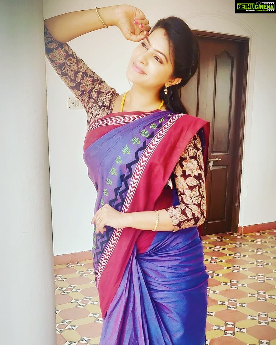 Rachitha Mahalakshmi Instagram - I am me,nothing more, nothing less,and that's enough π€·π»ββοΈπ€·π»ββοΈπ€·π»ββοΈπ€·π»ββοΈπ€·π»ββοΈπ€·π»ββοΈπ€·π»ββοΈ πππππ MAHA mornings πππ Saree love @__.rkn._.sarees.__ π #supportwomenentrepreneursππΌπͺπ»
