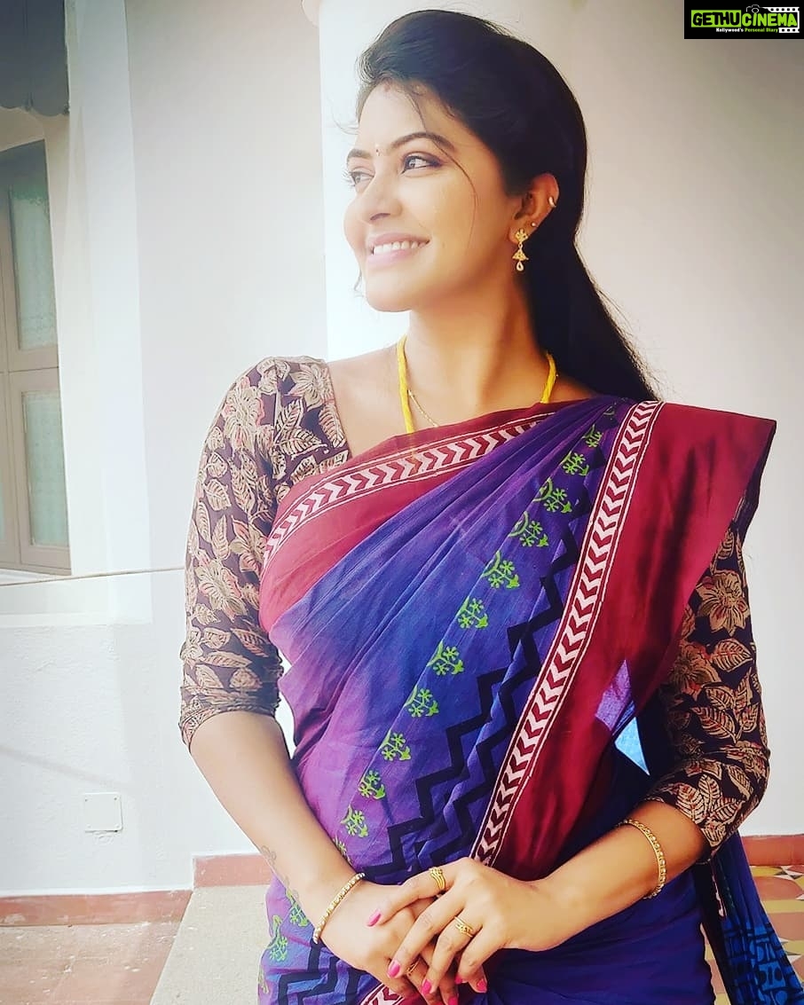 Rachitha Mahalakshmi Instagram - I am me,nothing more, nothing less,and that's enough π€·π»ββοΈπ€·π»ββοΈπ€·π»ββοΈπ€·π»ββοΈπ€·π»ββοΈπ€·π»ββοΈπ€·π»ββοΈ πππππ MAHA mornings πππ Saree love @__.rkn._.sarees.__ π #supportwomenentrepreneursππΌπͺπ»