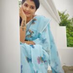 Rachitha Mahalakshmi Instagram – 👉👉*Train your self to let go of everything you fear to lose * 🧘🏼‍♀️
Hope Shakuntala garu is also doing fine 😇😇😇
Lovely evenings 😇😇
Saree love @niramonlineclothing 😍😍😍
#supportwomenentrepreneurs🙋🏼💪🏻