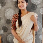 Rachitha Mahalakshmi Instagram – Yaemo alochisthunna SHAKUNTALA GARU 😍😍😍😍🥰😍🥰😍
CHITTITHALLI 😇😇😇😇
Saree love @prettywears_ 🥰🥰🥰🥰🥰
#supportwomenentrepreneurs🙋🏼💪🏻