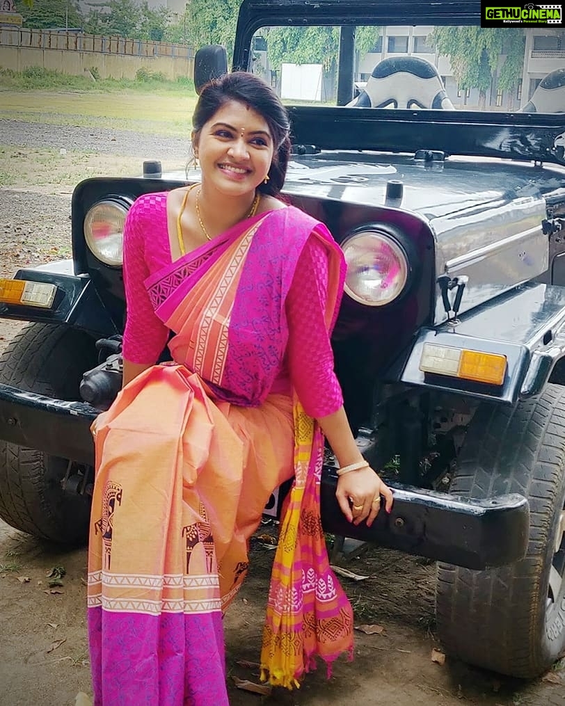 Rachitha Mahalakshmi Instagram - MAHA TEACHER ๐ฉโ๐ซ back to work ๐ฉโ๐ซ Upcoming in NINI..... ๐๐๐ hope u all r watching d episodes.... ๐ Yelupungal unga karuthugalai..... ๐ Costumes sponcers for MAHA๐ @__.rkn._.sarees.__ ๐๐ฅฐ๐ฅฐ๐ฅฐ๐ฅฐ #supportwomenentrepreneurs๐๐ผ๐ช๐ป