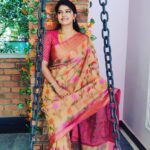 Rachitha Mahalakshmi Instagram - Awwwwww 👌👇👇👇👇😇 Give - But don't allow urself to b used. Love - But don't allow urself to b abused. Trust -But don't be naive. Listen - But don't loose ur own voice. 😇😇😇😇😇😇😇😇😇 Upcoming in NINI 🤔 Saree love @ruthviscollection 🥰🥰🥰🥰🥰🥰 #supportwomenentrepreneurs🙋🏼💪🏻