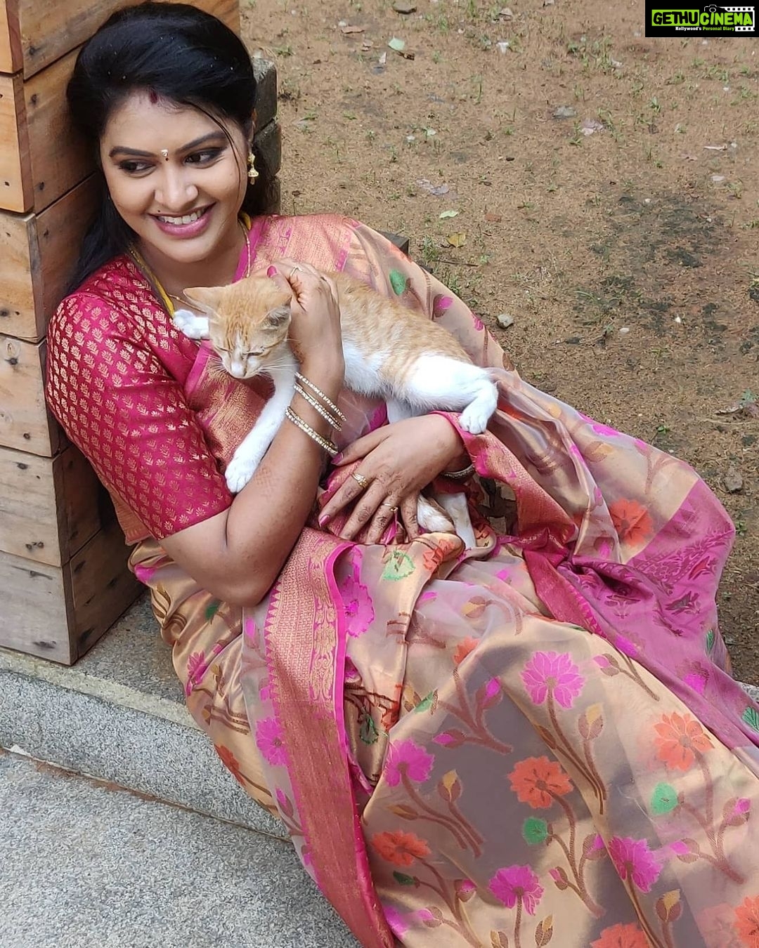 Rachitha Mahalakshmi Instagram - Awwwwww ππππππ Give - But don't allow urself to b used. Love - But don't allow urself to b abused. Trust -But don't be naive. Listen - But don't loose ur own voice. πππππππππ Upcoming in NINI π€ Saree love @ruthviscollection π₯°π₯°π₯°π₯°π₯°π₯° #supportwomenentrepreneursππΌπͺπ»