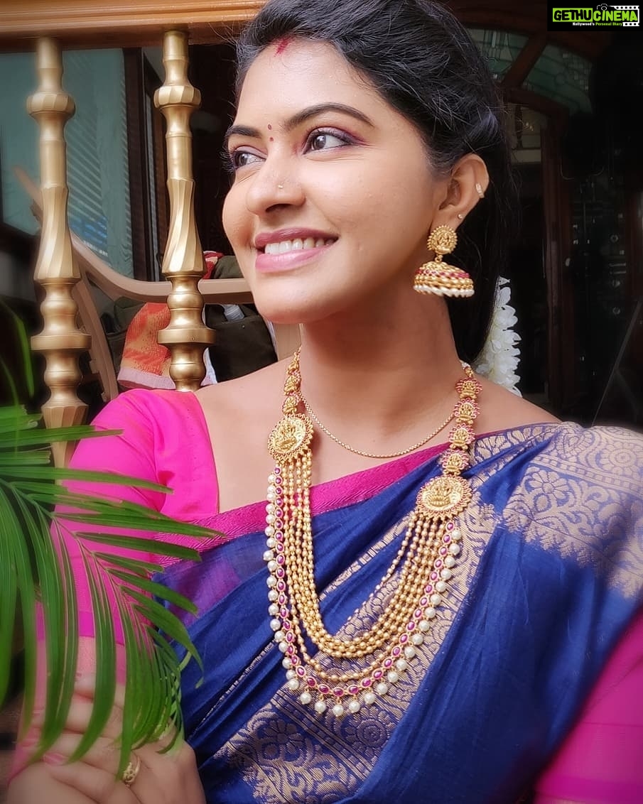 Rachitha Mahalakshmi Instagram - My heart 💓 even wen it doesn't feel better leads me where it's right 🙌🙌🙌🙌 😇😇😇😇😇😇😇 Jewelry @adhithya_ladies_fashion 🥰🥰🥰 Saree love @glamtique.in 😍😍😍😍