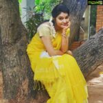 Rachitha Mahalakshmi Instagram - MAHA'S one nd only new friend 🐈 in her pugandha veedhu..... 😇😇😇 NINI 2.O Yenna tha nadakum nu parungae.... 🤷🏻‍♀️ Saree love @dhakksha_womens_clothing 🥰🥰🥰
