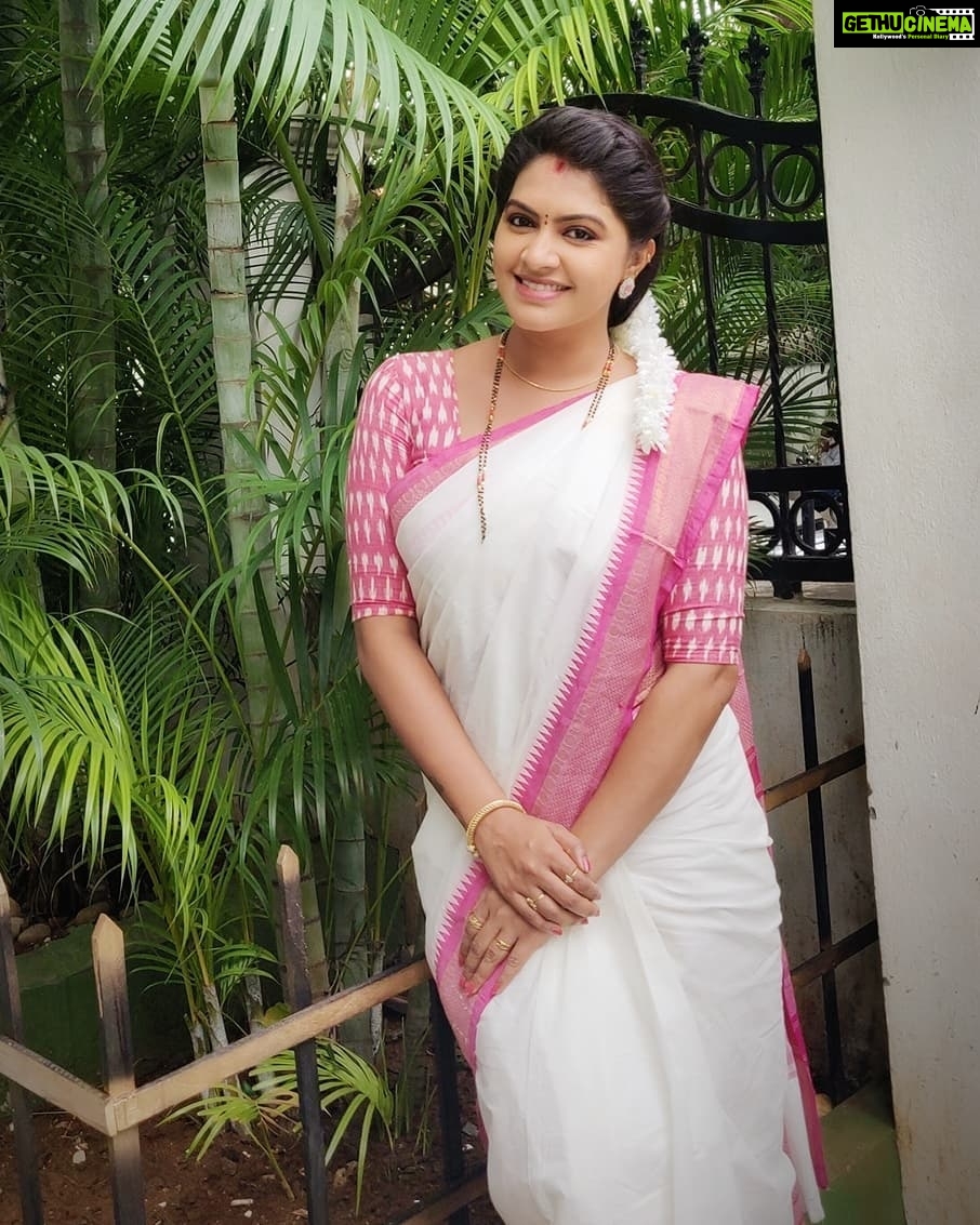 Rachitha Mahalakshmi Instagram - Ul loose a lot of people wen u r focusing on urself.... Well that's ok don't feel sorry for evolving.... π§πΌββοΈπ§πΌββοΈπ§πΌββοΈπ§πΌββοΈπ§πΌββοΈ π Pleasant mornings πππ "SHAKUNTALA GARU " CHITTITHALLI - watch in hotstar π€·π»ββοΈ Saree love @__.rkn._.sarees.__ π₯°π₯° #supportwomenentrepreneursππΌπͺπ»