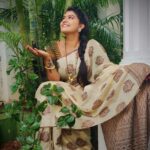 Rachitha Mahalakshmi Instagram – Andharu mee Shakuntla garki okka like kottandi 😉🥰🥰🥰🥰🥰🥰🥰🥰🥰
Saree love @fashivaclothing 👈👈👈👈
#supportwomenentrepreneurs🙋🏼💪🏻