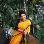 Rachitha Mahalakshmi Instagram – Lovely SHAKUNTLA garu 🥰🤗😇
#chittithalliserial
Pleasant evenings….. 😇😇😇😇
Saree love @mkr_pattu_sarees_wholesaler ❤️
Blouse fabrics @shopolicsestore
#supportwomenentrepreneurs🙋🏼💪🏻