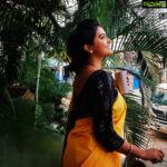 Rachitha Mahalakshmi Instagram – Lovely SHAKUNTLA garu 🥰🤗😇
#chittithalliserial
Pleasant evenings….. 😇😇😇😇
Saree love @mkr_pattu_sarees_wholesaler ❤️
Blouse fabrics @shopolicsestore
#supportwomenentrepreneurs🙋🏼💪🏻