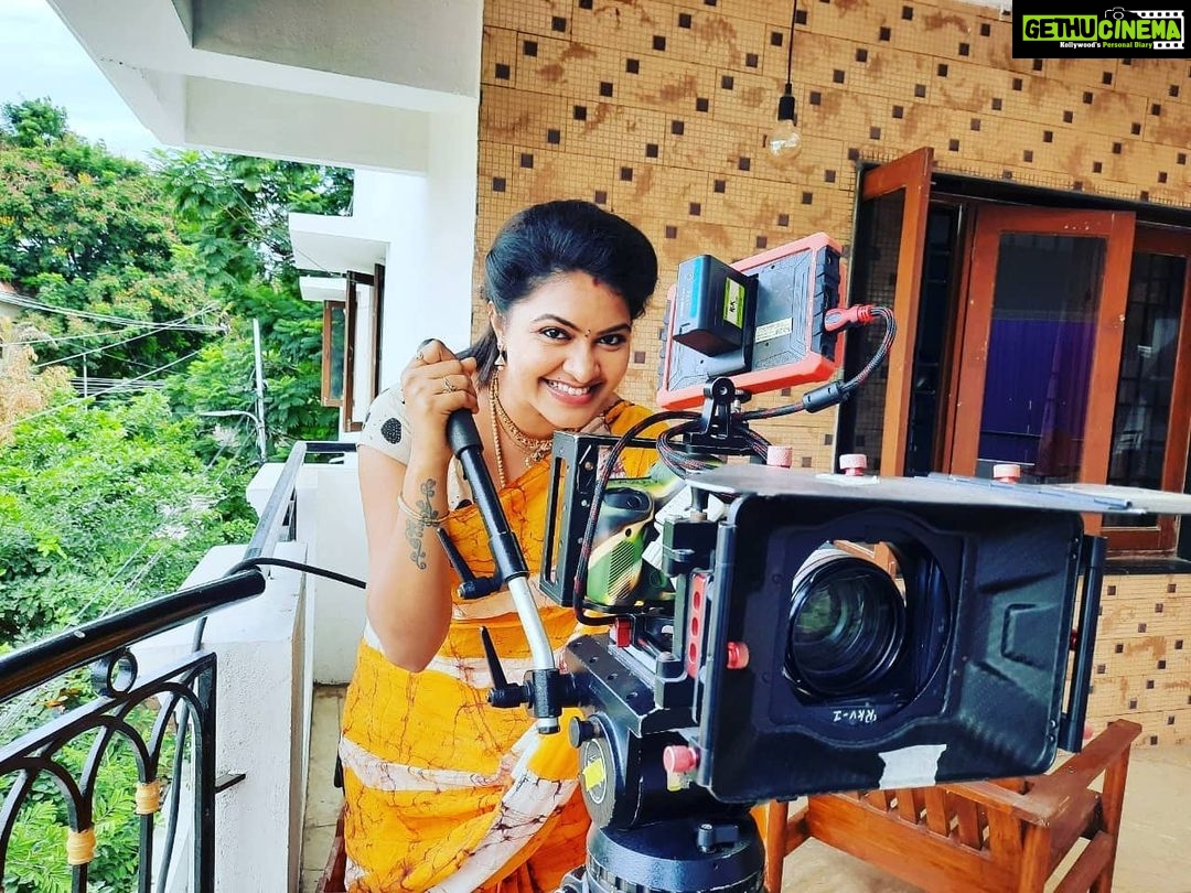 Rachitha Mahalakshmi Instagram - ๐๐๐๐๐ saetai miss those shooting fun ๐ฅ ๐ฅบ๐ฅบ๐ฅบ๐ฅบ๐ฅบ๐ฅบ๐ฅบ #sareelove @pady_fashions ๐ฅฐ Accessories @inno_trends ๐ #supportwomenentrepreneurs๐๐ผ๐ช๐ป #supportsmallbusiness #supporttelivisionartists #savetelevisionindustry ๐๐๐๐๐๐