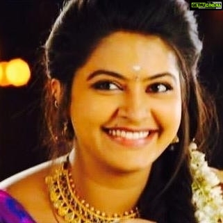 Rachitha Mahalakshmi Instagram - Chumma kekurae..... How many of u guys r wishing to c her again 🤔🙈 In a different way 😉....