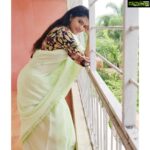 Rachitha Mahalakshmi Instagram - Being homely ..... 😇😇😇😇😇 Shakuntala garu at Work mode 💪🎭📽️ 😇 Saree love @mkr_pattu_sarees_wholesale 🥰 Blouse customised @santhoshiplush 😇 #supportwomenentrepreneurs🙋🏼💪🏻 #supportsmallbusiness