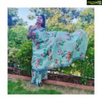 Rachitha Mahalakshmi Instagram – Lovely Sunday mornings ❤️❤️❤️❤️
Being SHAKUNTLA GARU 😇😇😇
Floral Love to b continued ☘️❇️🍀🌷🌸🌼🌹🌺🌸🍀🌷❇️☘️🌸🌹😉😉😉
Saree love @neevifashions 🥰
Blouses @shopolicsestore 👈
Customized by @santhoshiplush 😇😇😇
#supportwomenentrepreneurs🙋🏼💪🏻 
#supportsmallbusiness