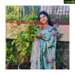 Rachitha Mahalakshmi Instagram - Lovely Sunday mornings ❤️❤️❤️❤️ Being SHAKUNTLA GARU 😇😇😇 Floral Love to b continued ☘️❇️🍀🌷🌸🌼🌹🌺🌸🍀🌷❇️☘️🌸🌹😉😉😉 Saree love @neevifashions 🥰 Blouses @shopolicsestore 👈 Customized by @santhoshiplush 😇😇😇 #supportwomenentrepreneurs🙋🏼💪🏻 #supportsmallbusiness