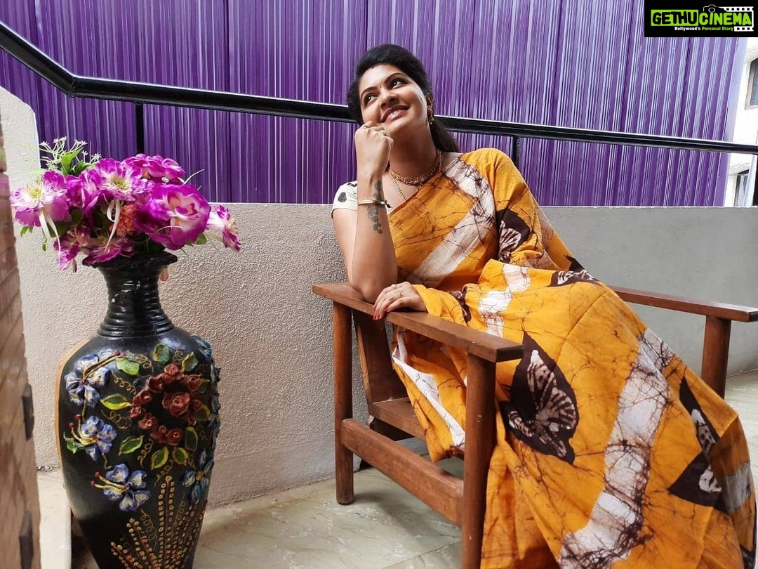 Rachitha Mahalakshmi Instagram - ๐๐๐๐๐ saetai miss those shooting fun ๐ฅ ๐ฅบ๐ฅบ๐ฅบ๐ฅบ๐ฅบ๐ฅบ๐ฅบ #sareelove @pady_fashions ๐ฅฐ Accessories @inno_trends ๐ #supportwomenentrepreneurs๐๐ผ๐ช๐ป #supportsmallbusiness #supporttelivisionartists #savetelevisionindustry ๐๐๐๐๐๐