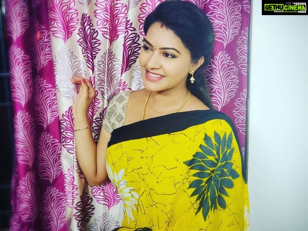 Rachitha Mahalakshmi Instagram - ๐๐๐๐๐ saetai miss those shooting fun ๐ฅ ๐ฅบ๐ฅบ๐ฅบ๐ฅบ๐ฅบ๐ฅบ๐ฅบ #sareelove @pady_fashions ๐ฅฐ Accessories @inno_trends ๐ #supportwomenentrepreneurs๐๐ผ๐ช๐ป #supportsmallbusiness #supporttelivisionartists #savetelevisionindustry ๐๐๐๐๐๐