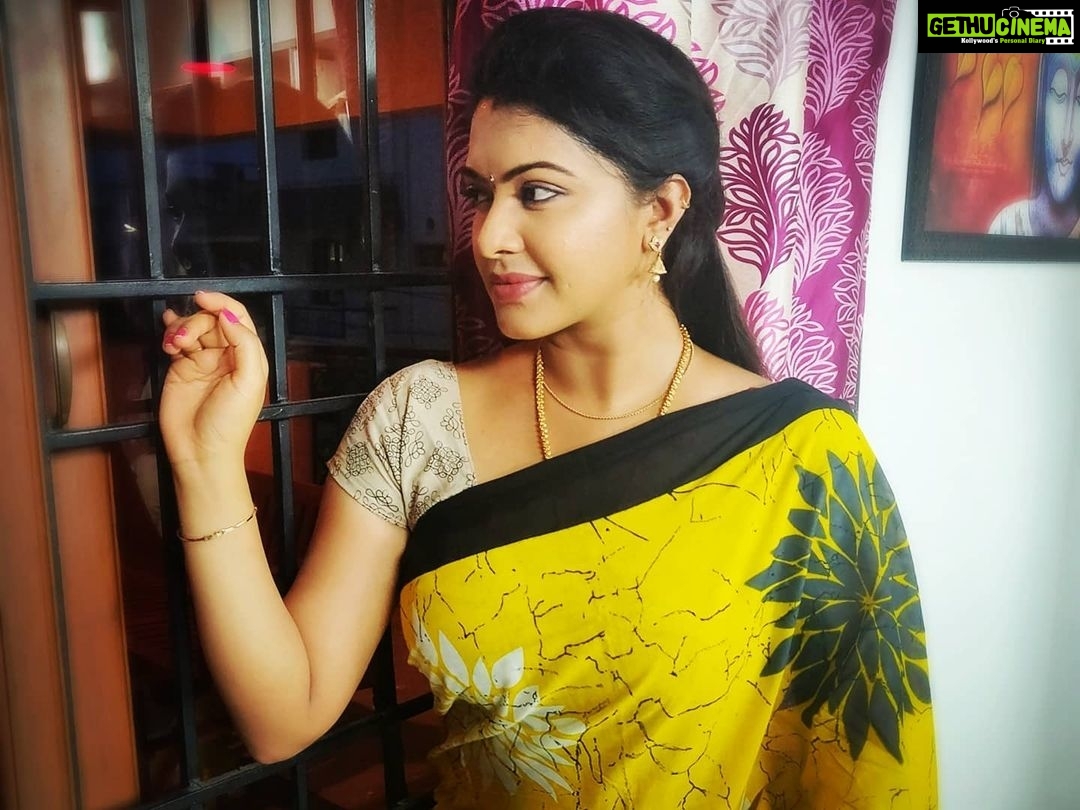 Rachitha Mahalakshmi Instagram - ๐๐๐๐๐ saetai miss those shooting fun ๐ฅ ๐ฅบ๐ฅบ๐ฅบ๐ฅบ๐ฅบ๐ฅบ๐ฅบ #sareelove @pady_fashions ๐ฅฐ Accessories @inno_trends ๐ #supportwomenentrepreneurs๐๐ผ๐ช๐ป #supportsmallbusiness #supporttelivisionartists #savetelevisionindustry ๐๐๐๐๐๐