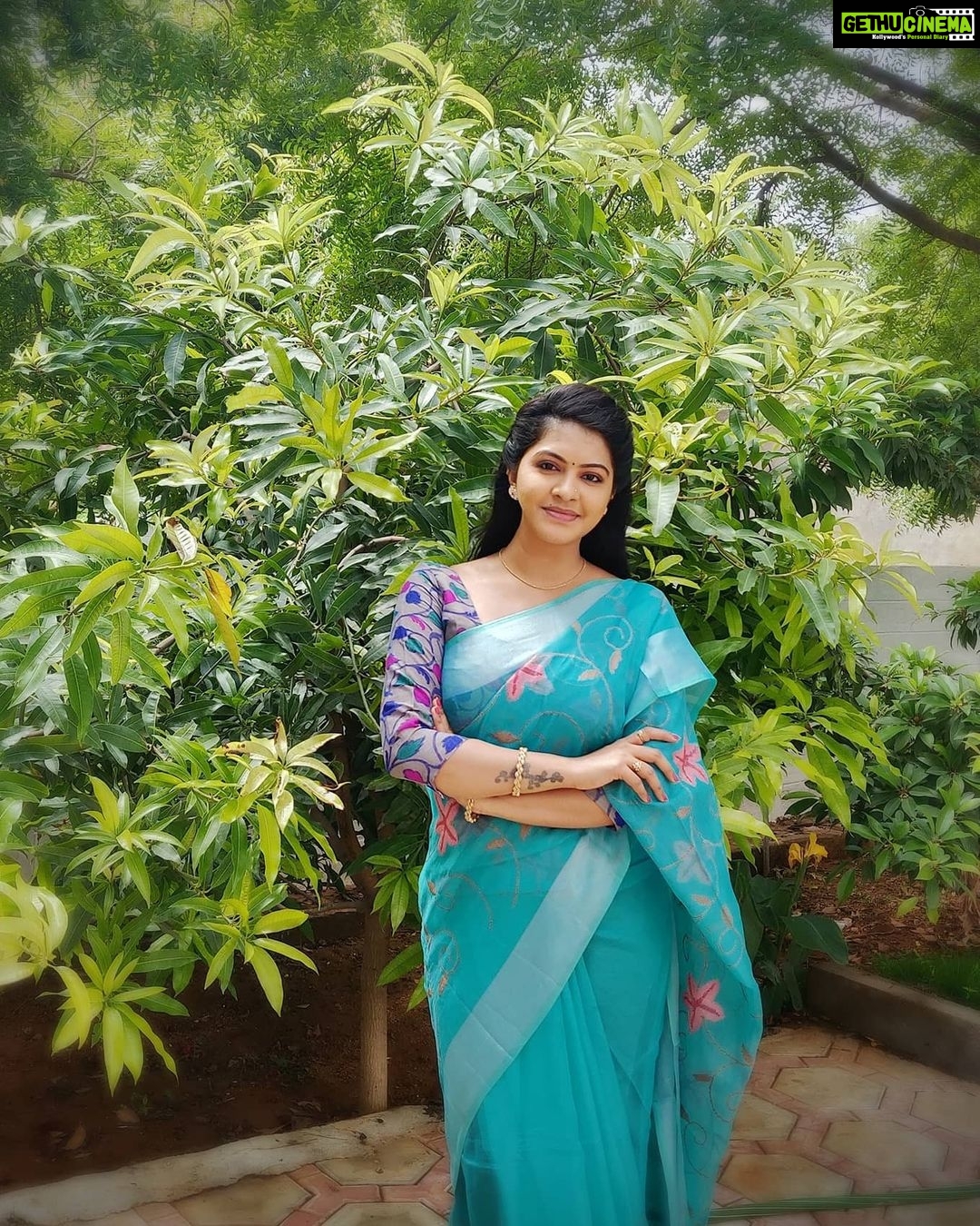 Rachitha Mahalakshmi Instagram - Homely me ๐๐๐๐๐ Saree love @geethasrishopping ๐๐๐ Jewelry @sujaas_studios66 Blouses @digambara_collections customized @sdduniqueboutique97 #supportwomenentrepreneurs๐๐ผ๐ช๐ป #supportsmallbusiness #supporttelivisionartists #savetelevisionindustry