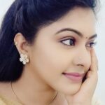 Rachitha Mahalakshmi Instagram – Being “SHAKUNTLA” 😇😇😇😇😇😇
automatically this character makes me feel soooo special…… 😍😇😍😇😍😇😍😇
Those tears filled eyes, her calmness with a pleasent smile with lots of love within her….. Awwwwww 🥰🥰🥰🥰🥰🥰🥰🥰🥰🥰 just loving it 😍😍😍😍😍
And also her simple dressing with some amazing earrings 😍😍😍😍😍😍 wooooo just living in it…… 😍😍😍😍😍
#chittithalli 
@starmaa 😇
Lovely stud earrings @sujaas_studios66 😍😍 👈
#supportwomenentrepreneurs🙋🏼💪🏻 #supportsmallbusiness I