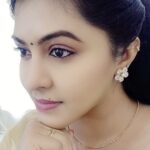 Rachitha Mahalakshmi Instagram – Being “SHAKUNTLA” 😇😇😇😇😇😇
automatically this character makes me feel soooo special…… 😍😇😍😇😍😇😍😇
Those tears filled eyes, her calmness with a pleasent smile with lots of love within her….. Awwwwww 🥰🥰🥰🥰🥰🥰🥰🥰🥰🥰 just loving it 😍😍😍😍😍
And also her simple dressing with some amazing earrings 😍😍😍😍😍😍 wooooo just living in it…… 😍😍😍😍😍
#chittithalli 
@starmaa 😇
Lovely stud earrings @sujaas_studios66 😍😍 👈
#supportwomenentrepreneurs🙋🏼💪🏻 #supportsmallbusiness I