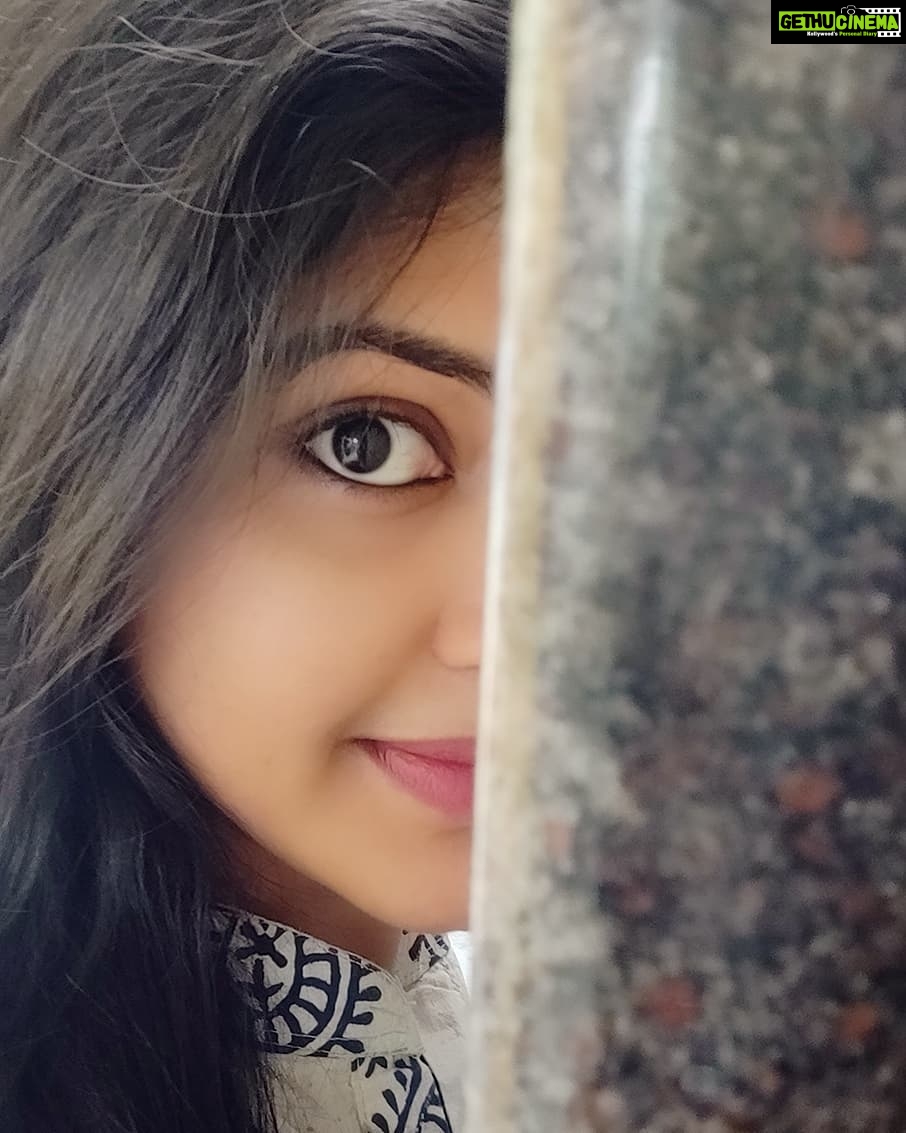 Rachitha Mahalakshmi Instagram - ⛅ sunny mornings 😎 Hiii guys..... So how about a kutti live today 😇😇😇😇 B ready with ur questions..... 🙌 Catch u all at 4.pm 🥰🥰🥰🥰🥰 👋👋👋👋👋