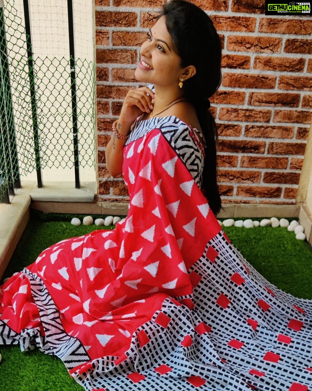 Rachitha Mahalakshmi Instagram - 🌟Not everyone get what they deserve......🌟 🤷🏻♀️🤷🏻♀️🤷🏻♀️🤷🏻♀️🤷🏻♀️🤷🏻♀️ : #SAREELOVE @branding_with_shakthi : https://www.instagram.com/branding_with_shakthi/ : https://www.facebook.com/brandingwithshakthi/ : #supportwomenentrepreneurs🙋🏼💪🏻