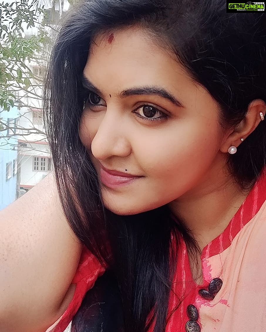 Rachitha Mahalakshmi Instagram - Sooo happy talking to u guys 😇😇😇😇😇😇😇 Keep supporting darling.....