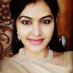 Rachitha Mahalakshmi Instagram - Just before d live 😜 🥰🥰🥰🥰🥰 Keep smiling 😇😇😇😇😇 Saree @shri_nilas_fashion Jewelry @collective_by_pd 🥰 #supportwomenentrepreneurs🙋🏼💪🏻 #supportsmallbusiness
