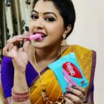 Rachitha Mahalakshmi Instagram - Tag that hard-core nabati fans 😋😋😋😋😋😋🧇 Click inbetween d shoot..... Nothing but Just addicted to #nabati ..... 🙈😋😋😋😋 #idhusollamarandhakadhai 😇😇😇😇😇
