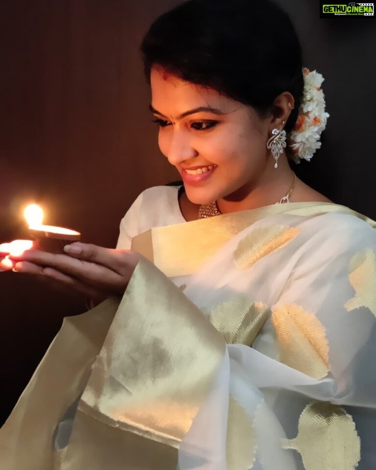 Rachitha Mahalakshmi Instagram - Happy Deepawali 🪔 😇🙏🙏🙏🙏🙏🙏 : #sareelove @branding_with_shakthi : https://www.facebook.com/brandingwithshakthi : /https://www.instagram.com/branding_with_shakthi/ : #supportwomenentrepreneurs🙋🏼💪🏻