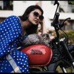 Rachitha Mahalakshmi Instagram - 🌟U only live once,but if u do it rit once is enough 🌟 🔥😉 Here's a reason to share these pics.... Ruddy with Whiskey.... @siberian_whiskeygrey 😻🐾🐾 🔥🔥🔥🔥 #petlover #pawlove @furrytalesbykaushik 📸