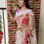 Rachitha Mahalakshmi Instagram - Love for my floral saree collections ❤️❤️❤️❤️❤️ : Flowery evenings 🌹🌸🌷🌼🌺💮🏵️💮🌺🌼🌷🌸🌹🌸🌷🌼🌺💮🌹😇 : #sareelove @srinivi_collectionz 😇😇 : #supportwomenentrepreneurs🙋🏼💪🏻