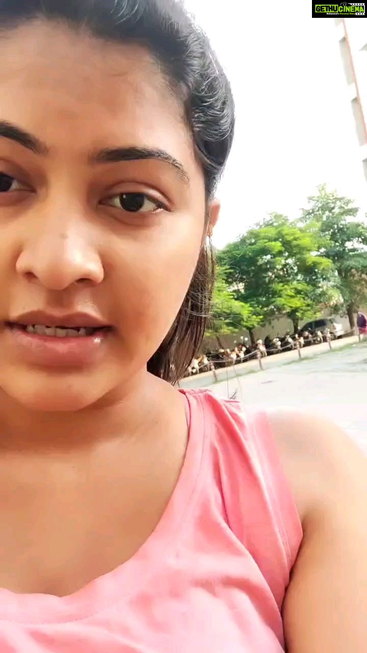 Rachitha Mahalakshmi Instagram - Walking aaaa neengae vaena pongae... Na ingaeyae irrundukarae.... πΈπΎπΎ π€·π»ββοΈπ€·π»ββοΈπ€·π»ββοΈπ€·π»ββοΈπ€·π»ββοΈ My Whiskey mornings starts this way πΈπΎπΎ #cat #cats #catlover #catmemes #catloversclub #catsofinstagram #catlife #catoftheday #siberiancat #siberian_cat_lovers #paw #pawlovers #paws #pawlove #meow #meowmeow #meowmeowmeow #catstagram #catphotos #catscatscats #whiskeythesiberiancat #catsofworld #catlove #siberiankitten #siberianforestcat #cats_of_instworld #catsfollowers #catmomlife #catmom