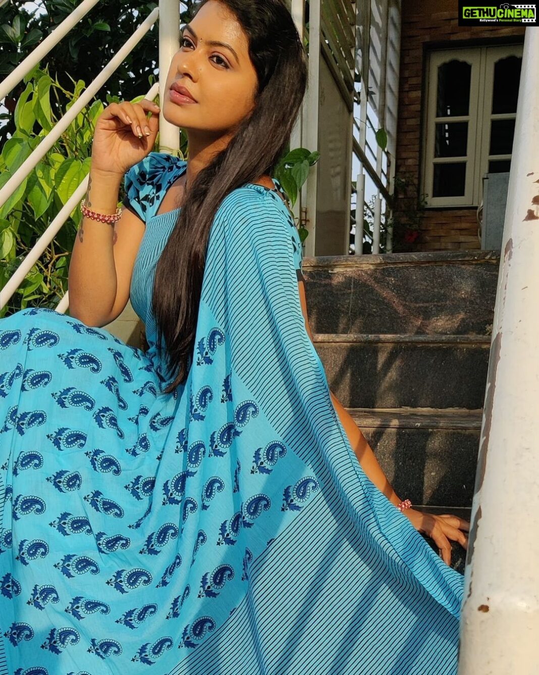 Rachitha Mahalakshmi Instagram - Thanku nd welcome new followers.... 🙌🙌🙌 : Sometimes knowing wt to do is knowing wen to stop.... That's wt I have done.... 🙌 Me Not being a part of NINI anymore is really a disappointing one for many of u I agree... But I also ask u PPL to understand my situation nd oblige my decision..... Very sorry to disappoint u PPL..... 😓😓😓😓😓🙌🙌🙌 It surly hurts me to... But felt worthless many times Nd felt my presence was no more needed in this... Also I felt it doesn't matter if am there or not there to them..... So took this decision..🙌 And ya at d end of d day it's a fiction character PPL.... Avalotha.... So perusa yedhu nenaika vaendam.... Let's concentrate on d other works v have.... Anyway d show must go on so keep supporting NINI team like always..... 🙌🙌🙏🙏🙏🙏🙏 : #sareelove @branding_with_shakthi : #supportwomenentrepreneurs🙋🏼💪🏻