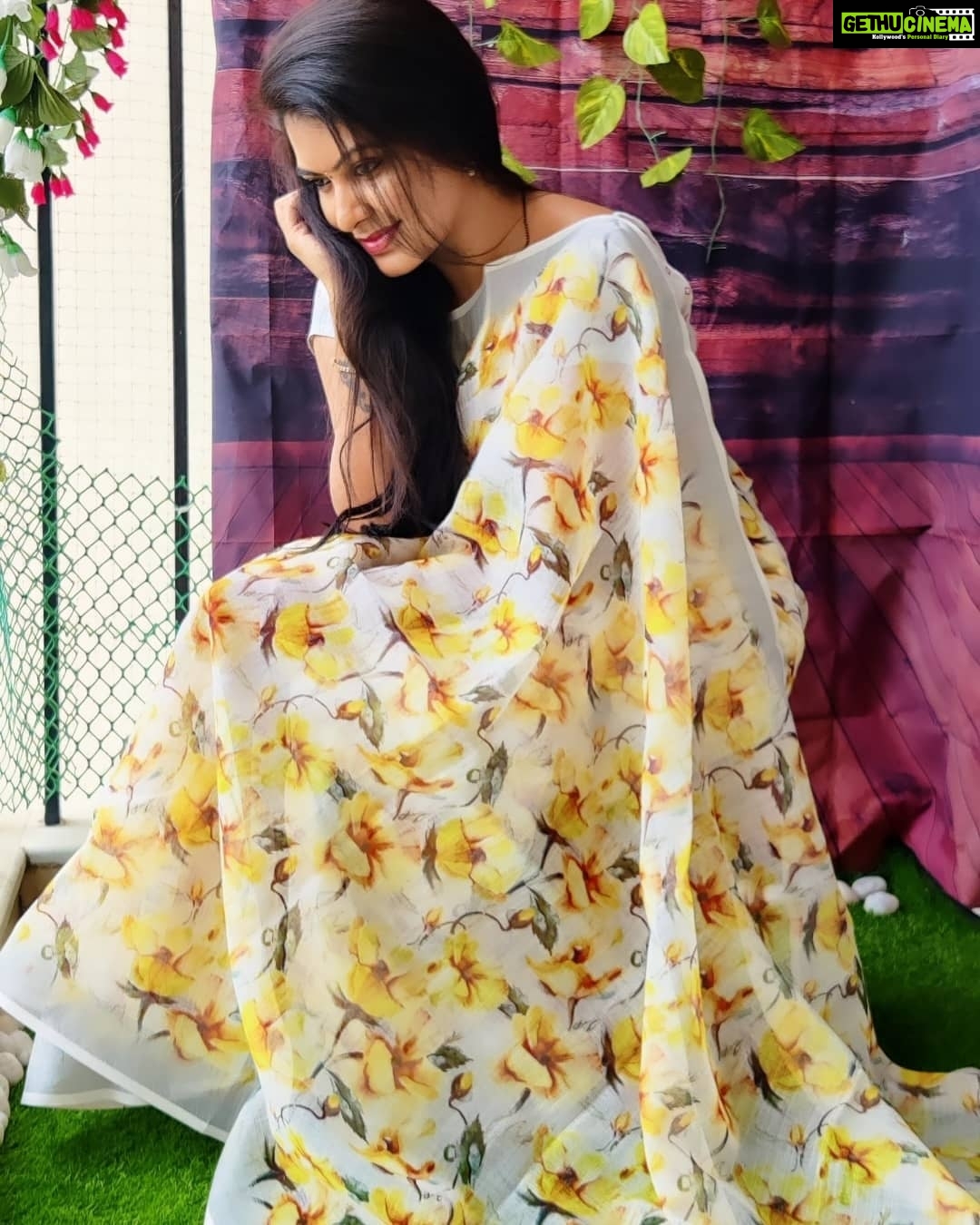 Rachitha Mahalakshmi Instagram - Well that's a lovely saree on a lovely Sunday morning 🥰🥰🥰 : #sareelove @dearunique_1 😇 🌻🌼🌸😇 : #supportwomenentrepreneurs🙋🏼💪🏻