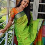 Rachitha Mahalakshmi Instagram - Lovely combo 🧡💚🧡💚 : #sareelove @branding_with_shakthi : Follow nd share @branding_with_shakthi page : https://www.facebook.com/brandingwithshakthi/ : https://www.instagram.com/branding_with_shakthi/