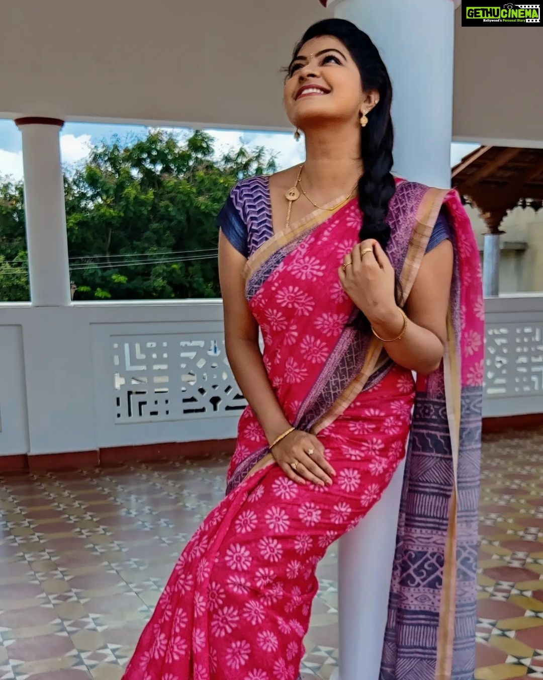 Rachitha Mahalakshmi Instagram - 🌟You do not find a happy life .... U make it one..... 🌟 😇😇😇😇 : #sareelove @dearunique_1 🙌 : #supportwomenentrepreneurs🙋🏼💪🏻
