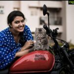 Rachitha Mahalakshmi Instagram - 🌟U only live once,but if u do it rit once is enough 🌟 🔥😉 Here's a reason to share these pics.... Ruddy with Whiskey.... @siberian_whiskeygrey 😻🐾🐾 🔥🔥🔥🔥 #petlover #pawlove @furrytalesbykaushik 📸
