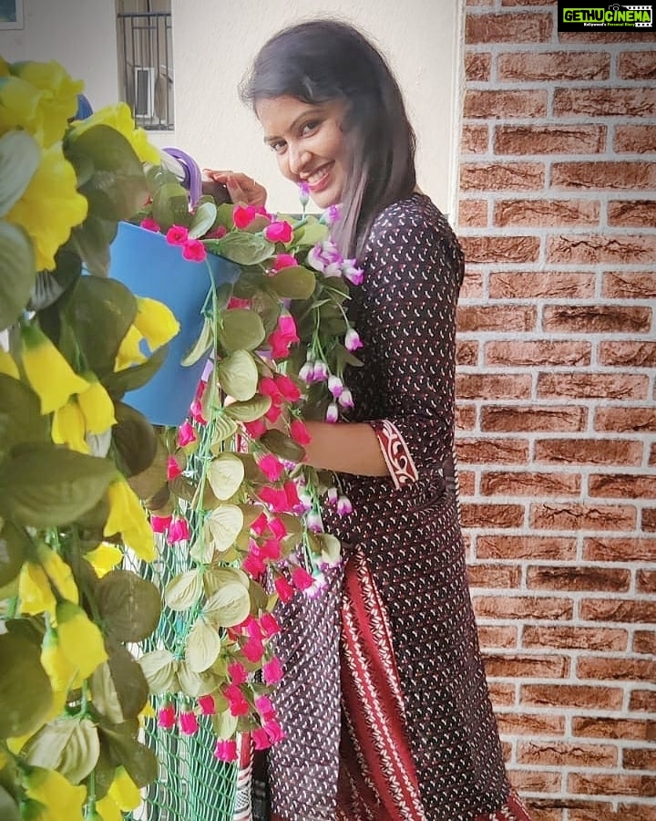 Rachitha Mahalakshmi Instagram - Tired yes.... but I do have goals...... ๐ช๐ช๐ชsoooo just keep going..... ๐ Happy mornings ๐ ๐๐๐๐ : Lovely outfit @srisaicollections9 ๐ ๐๐๐ : #supportwomenentrepreneurs๐๐ผ๐ช๐ป