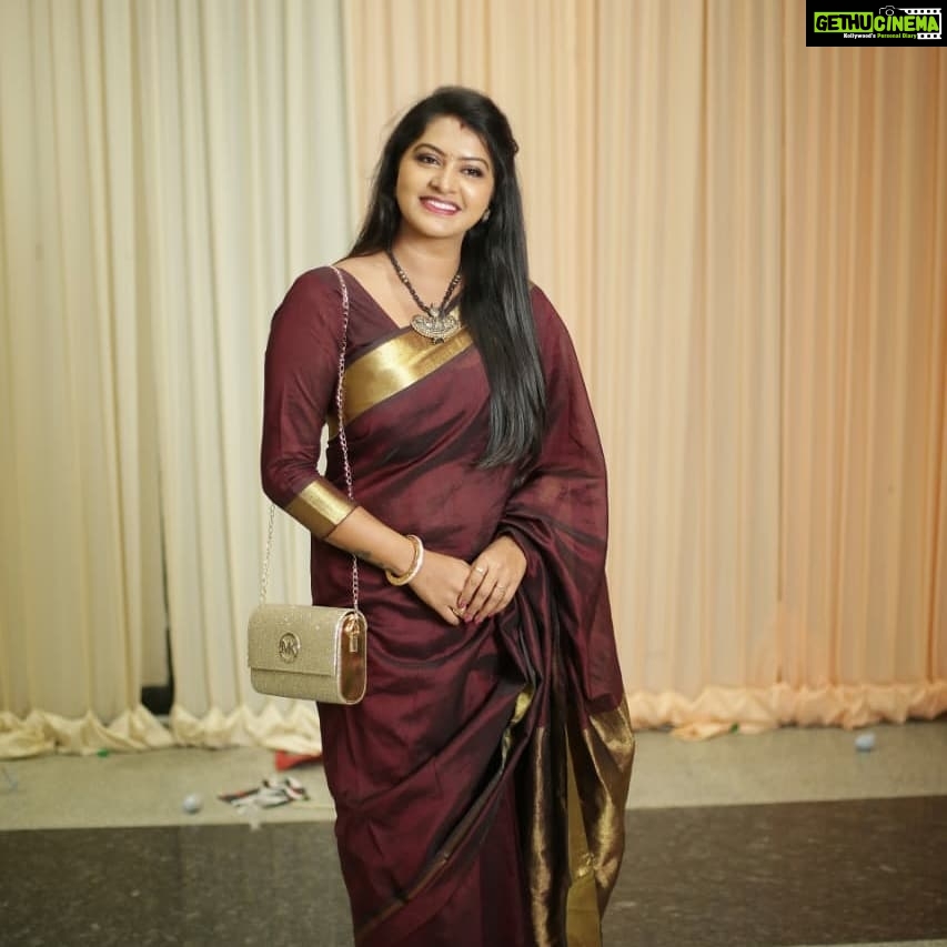 Rachitha Mahalakshmi Instagram - 🌟Not anti-social but selectively social 🌟🤷🏻♀️🤷🏻♀️🤷🏻♀️ Some random clicks at a wedding 😇 ❤️❤️❤️❤️❤️