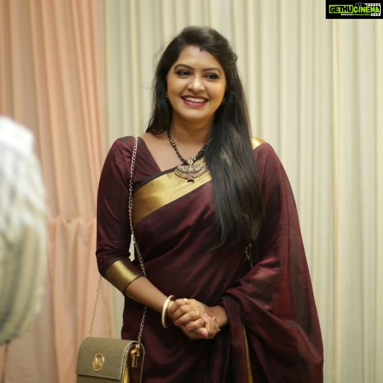 Rachitha Mahalakshmi Instagram - 🌟Not anti-social but selectively social 🌟🤷🏻♀️🤷🏻♀️🤷🏻♀️ Some random clicks at a wedding 😇 ❤️❤️❤️❤️❤️