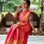 Rachitha Mahalakshmi Instagram - 🌟 Above all,be d heroine of your own life🌟😇😇😇😇😇😇😇😇 Celebrate the womanhood 🤗🤗🤗🤗🤗 : Makeup and hair @aishu_makeup_artistry : Photography @dilipanphotography : Costume @je_queens_fashion : Jewellery @sudhasbridalcollection : Flower @_hrivasfloral_