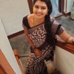 Rachitha Mahalakshmi Instagram - 🌟 They say Hardwork Betrays none... 🌟 But appudi thaeriliyae.... 🤔 Pappom.... Let me work even more harder....🤞💪💪💪 🤞🤞🤞 Nd c if it's true.... 🤷🏻‍♀️ : #sareelove @yaalaboutique 😇 : #supportwomenentrepreneurs🙋🏼💪🏻